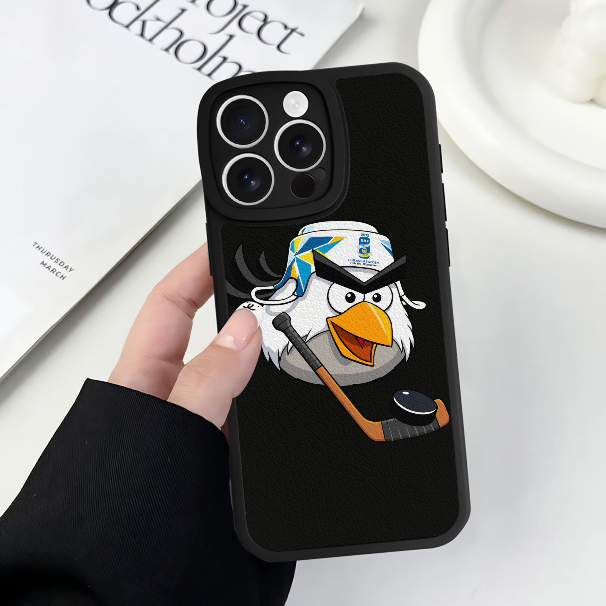 （画像用） Angry Birds アングリーバード 【iPhone 16シリーズ対応】シリコンスマホケース（レザー調） 材質：シリコン